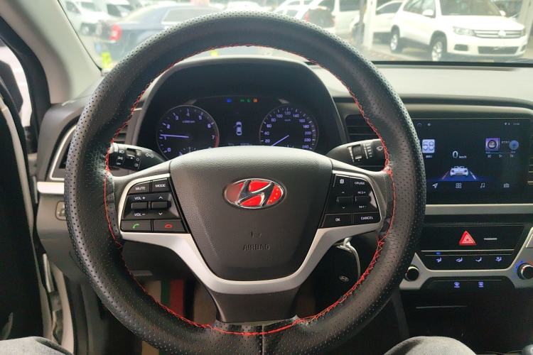 Used Hyundai Elantra (6th Generation / Lingdong) 2016 1.6L Manual ZhiXuan·Youth Edition Steering Wheel