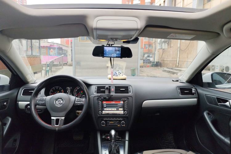 Used Volkswagen Sagitar 2014 Revised Version 1.4TSI Automatic Luxury Edition
