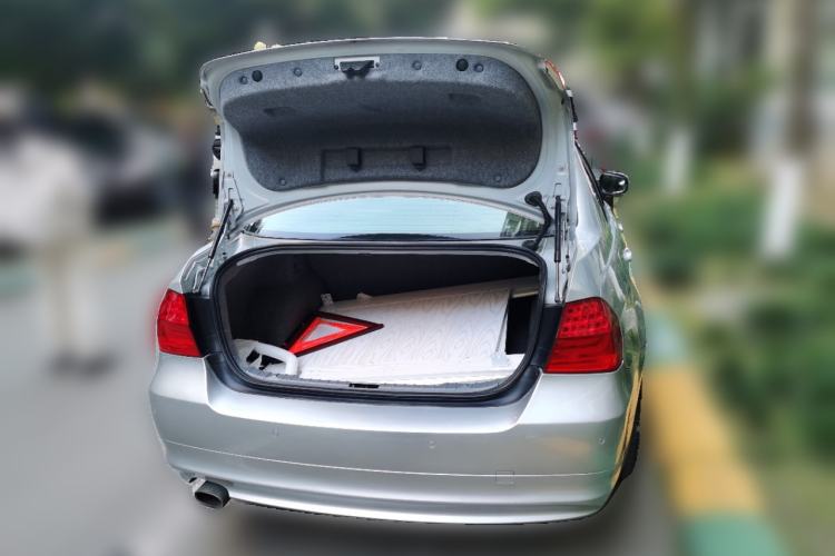 Used BMW 3 Series 2011 320i Luxury Edition
