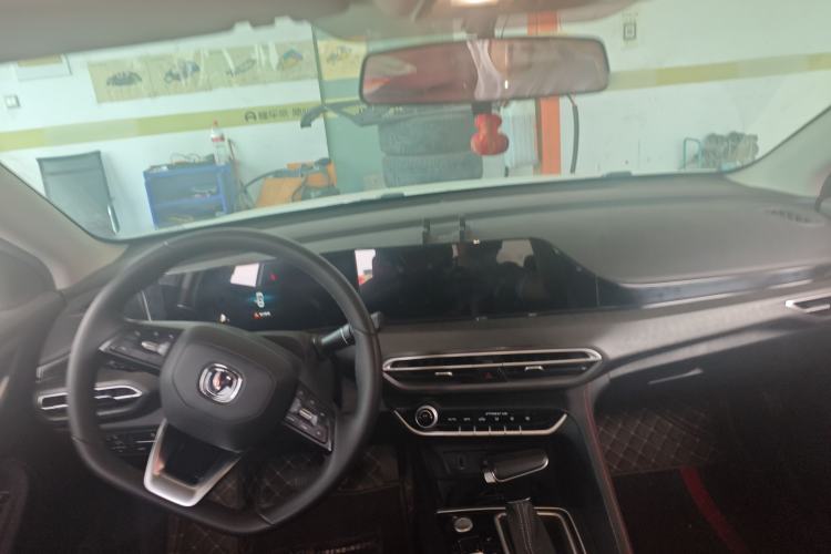 Used CHANGAN Eado 2021 PLUS Blue Whale NE 1.4T GDI DCT Prestige Model Center Console