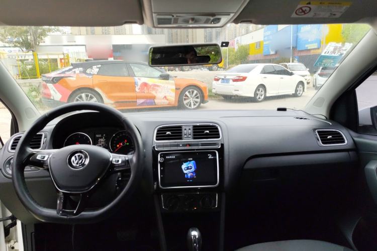 Used Volkswagen Polo 2016 1.6L Automatic Comfort Model
