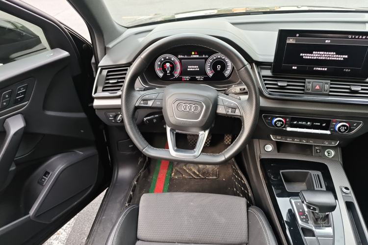 Used Audi Q5L Sportback 2022 40 TFSI Luxury Model Steering Wheel