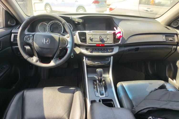 Used Honda Accord 2014 2.0L LX Comfort Edition Center Console