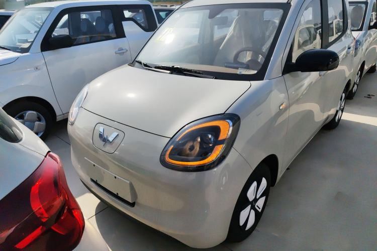 Used Wuling Hongguang MINIEV 2025 Four-Door Version Advanced Edition Front