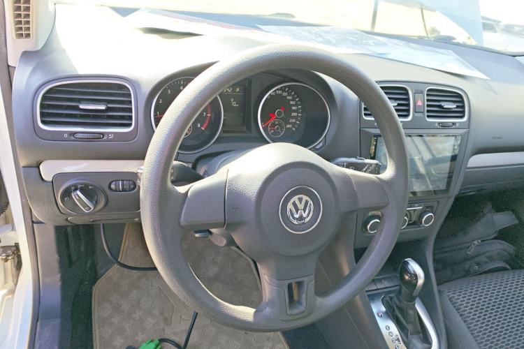 Used Volkswagen Golf 2012 1.6L Automatic Fashion Model