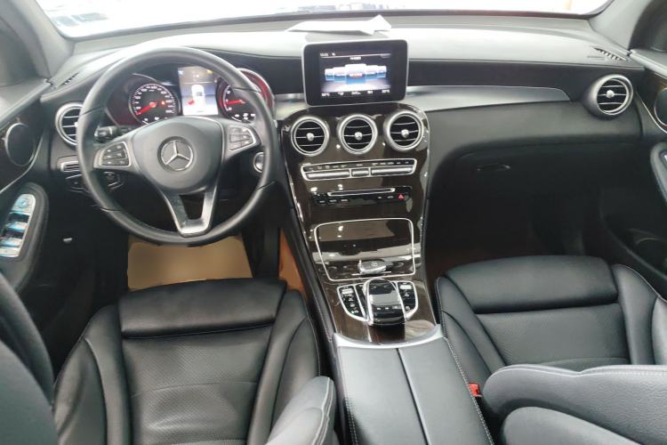 Used Mercedes-Benz GLC 2019 GLC 260 L 4MATIC Dynamic Model