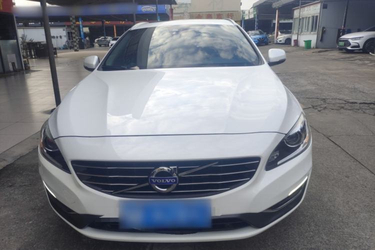 Used Volvo V60 2014 Restyled T5 Zhiya Edition
