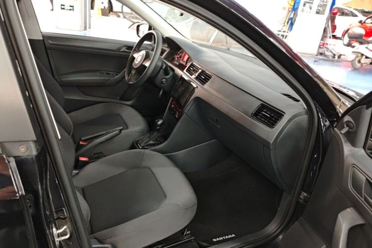 Used Volkswagen Santana 2015 1.6L Automatic Fashion Edition
