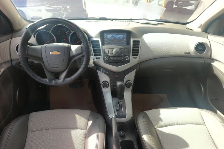 Used Chevrolet Cruze 2013 1.8L SE AT
