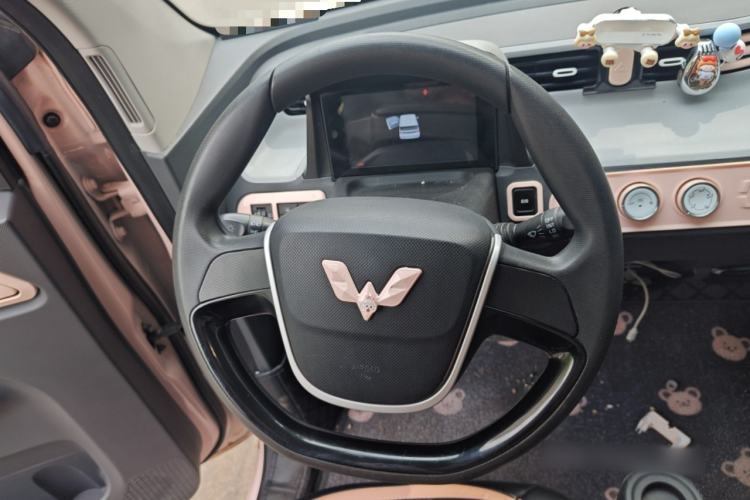 Used Wuling Hongguang MINIEV 2021 Macaron Premium Model – Lithium Iron Phosphate Steering Wheel