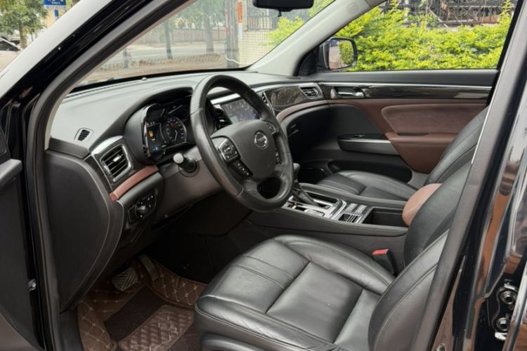 Used GAC Trumpchi GS8 2017 320T Two-Wheel Drive Luxury Smart Connectivity Version (7 Seats) Interior 6