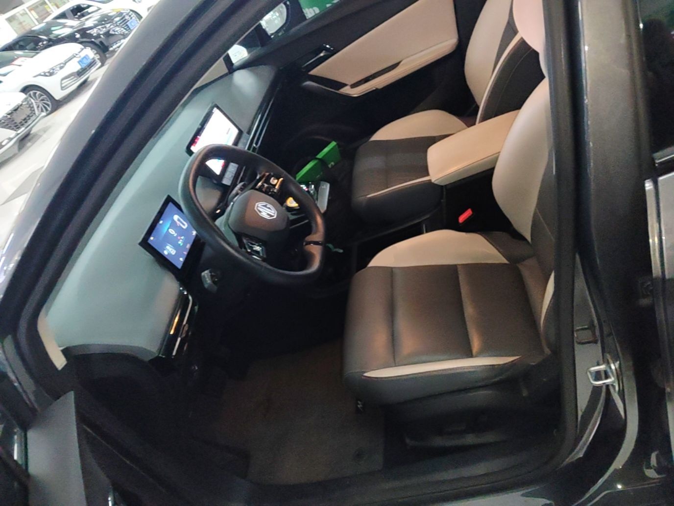 MG 4 EV 2022 520 km Flagship Edition — снимка 17