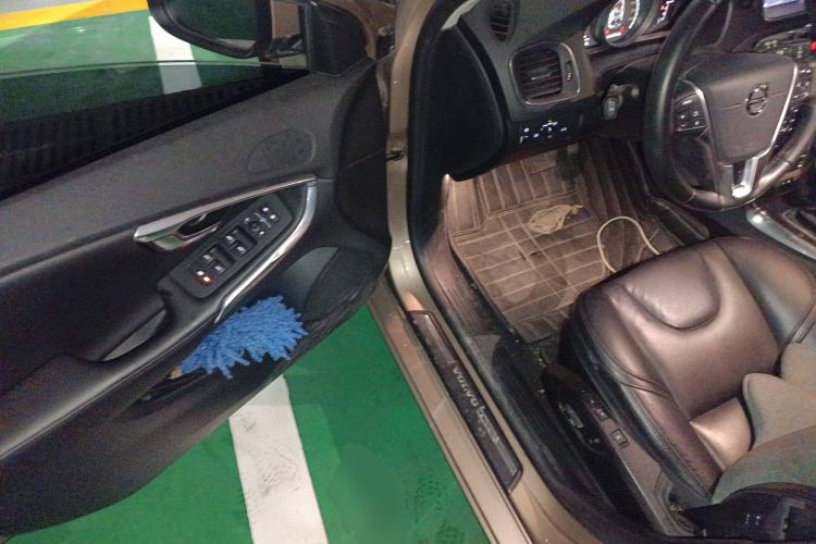 Used Volvo V40 2017 T3 Zhiyi Edition