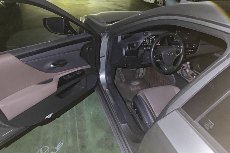 Used Lexus ES 2022 300h Excellence Edition