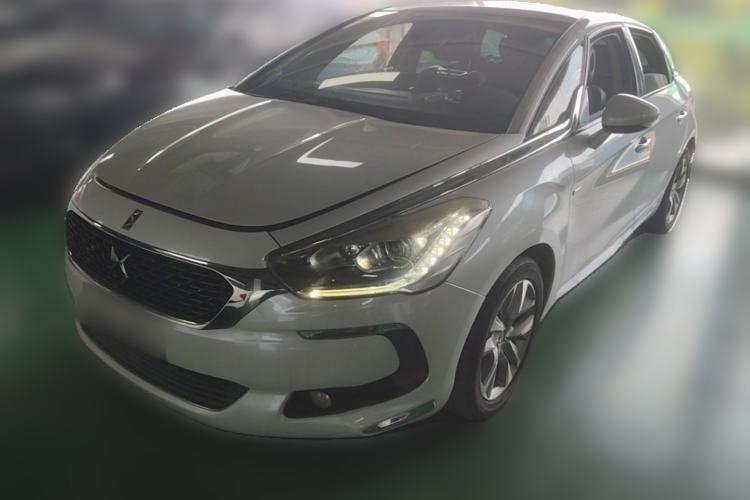 Used DS 5 2014 1.6T Luxury Edition THP160