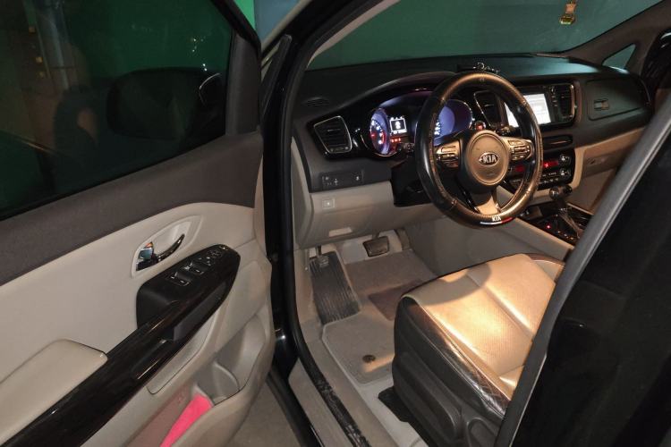 Used Kia Carnival 2015 3.3 GDI Luxury Edition China IV Standard Driver Seat