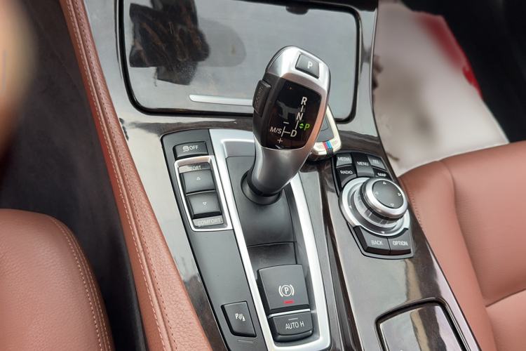 Used BMW 5 Series 2014 525Li Leading Model
