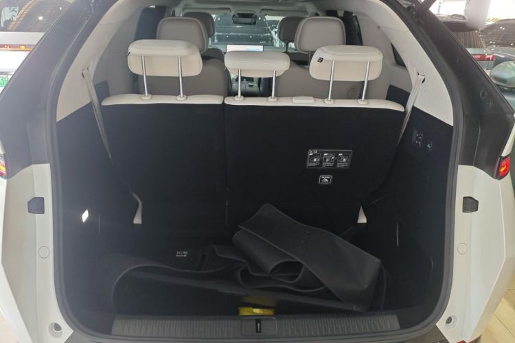 Used XPeng X9 2024 702 Ultra-Long Range Max