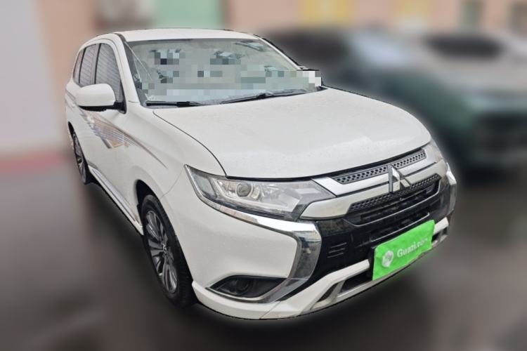 Used Mitsubishi Outlander 2021 2.0L Two-Wheel Drive Comfort Edition 5 Seats Front Right 45 Deg