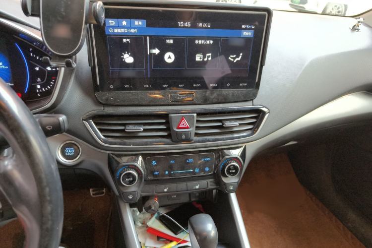 Used Hyundai Lafesta 2019 280TGDi Smart Speed Version China V Standard Audio And AC Panel