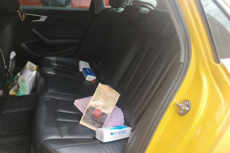 Used Audi A4L 2018 30th Anniversary Edition 40 TFSI Fashion Model
