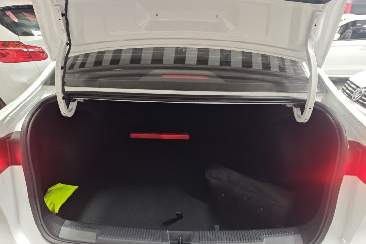 Used Roewe i5 2026 Model 1.5L Manual Comfort Version
