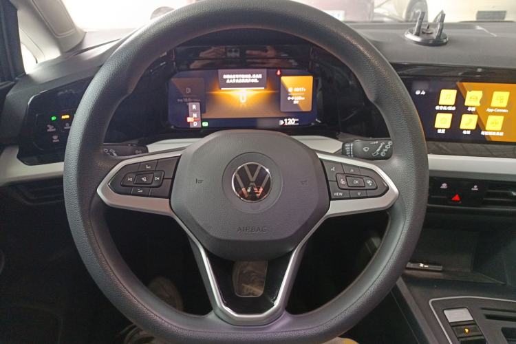 Used Volkswagen Golf 2023 200TSI DSG
