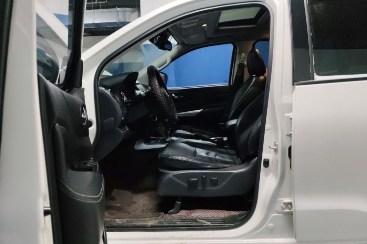 Used Nissan Terra 2018 2.5L Automatic 4x4 Flagship Edition Left Front Seat