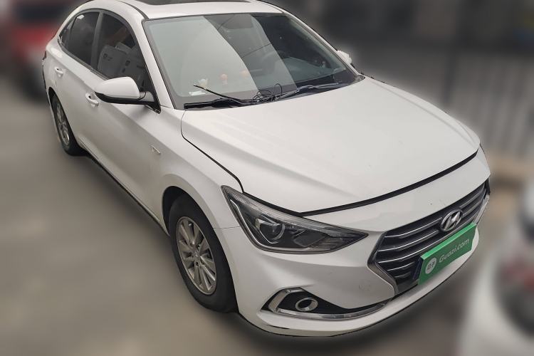 Used Hyundai Celesta 2017 1.6L Automatic Enjoyment Version GLS
