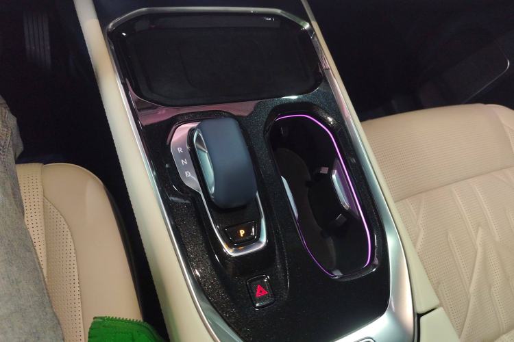 Used Zeekr 009 2024 Six-Seat Executive Version 4WD 108 kWh
