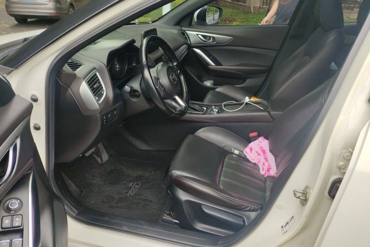 Used Mazda CX-4 2018 2.0L Automatic Two-Wheel Drive Blue Sky Premium Upgrade Version China VI Standard Driver Seat