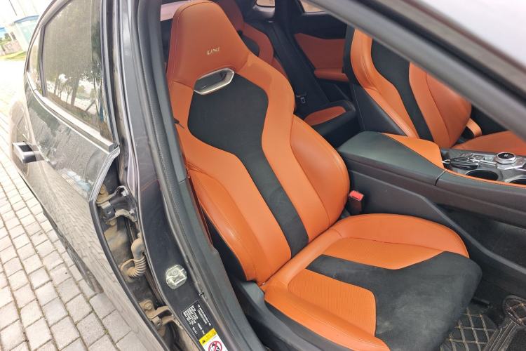 Used CHANGAN UNI-V 2023 1.5T Sport Edition
