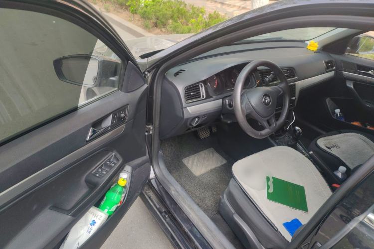 Used Volkswagen Lavida 2015 1.6L Automatic Fashion Edition Driver Seat