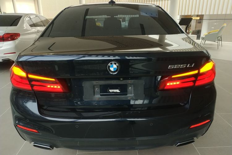 Used BMW 5 Series 2018 525Li M Sport Package