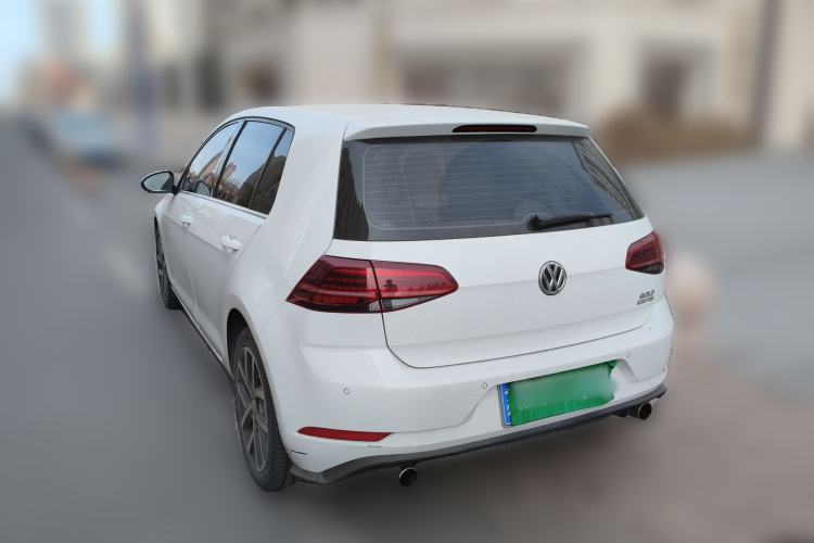 Used Volkswagen Golf 2018 230TSI Automatic Luxury Version
