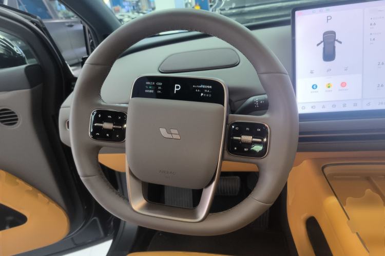 Used Li Auto i6 2025 Model Two-Wheel-Drive Standard Type
