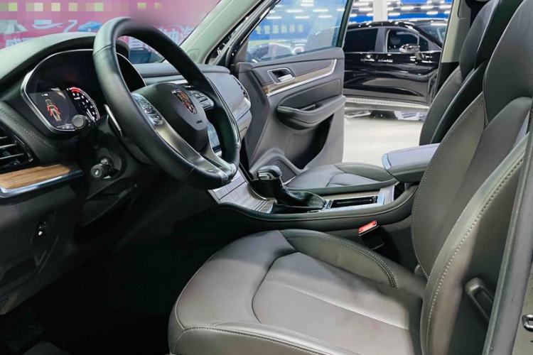 Used Roewe RX8 2019 30T Smart Connectivity Two-Wheel Drive Supreme Flagship Edition