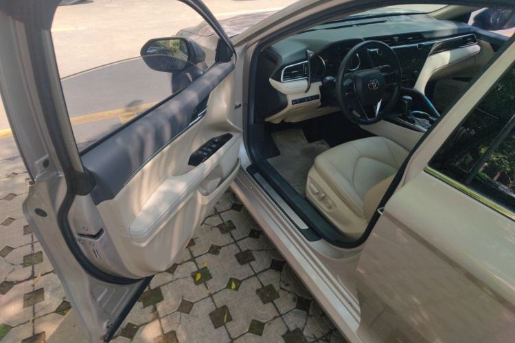 Used Toyota Camry 2019 Revised Version 2.0G Luxury Edition
