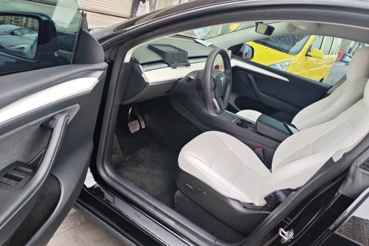 Used Tesla Model Y 2022 Long-Range All-Wheel-Drive Version