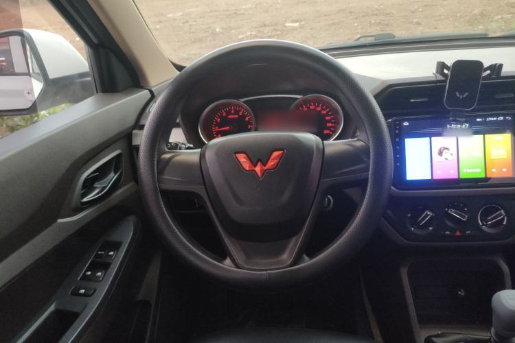 Used Wuling Hongguang 2021 1.5L Facelifted S Comfort Version with Electric Power Steering LAR Steering Wheel