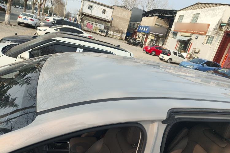 Used Wuling Starlight 730 2025 Model Plug-in Hybrid 125km Luxury Edition
