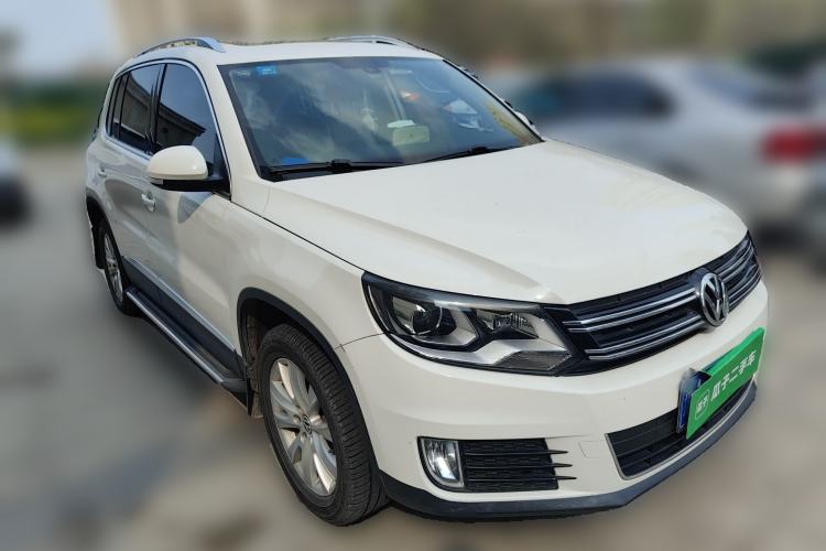 Used Volkswagen Tiguan 2015 1.8TSI Automatic Two-Wheel Drive Luxury Model Front Right 45 Deg