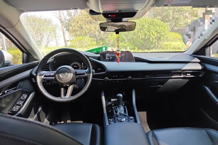 Used Mazda 3 Axela 2023 2.0L Automatic Zhiyao Edition Center Console