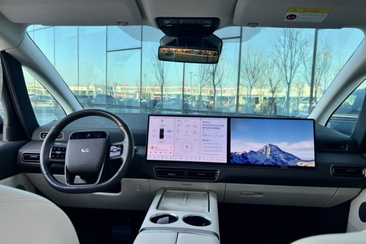 Used Li Auto MEGA 2024 Ultra Model
