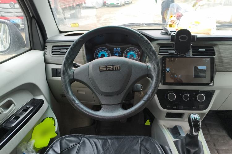 Used Jinbei New Hiace X30L CNG 2023 70L CNG Wealth Edition 6/7-seater Bus Non-Air-Conditioned Model SWCC15M