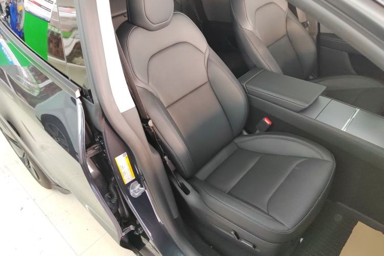 Used Tesla Model Y 2025 Rear-Wheel Drive First Edition
