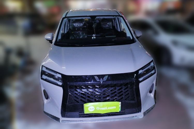 Used Wuling Wuling Starlight 730 2025 Model Plug-in Hybrid 125km Luxury Edition
