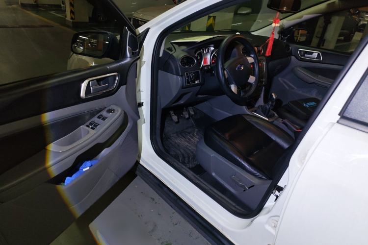 Used Ford Focus 2013 Hatchback Classic 1.8L Manual Base Model