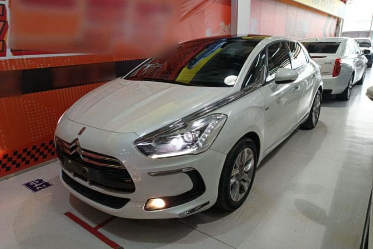 Used DS 5 2014 1.6T Luxury Edition THP160
