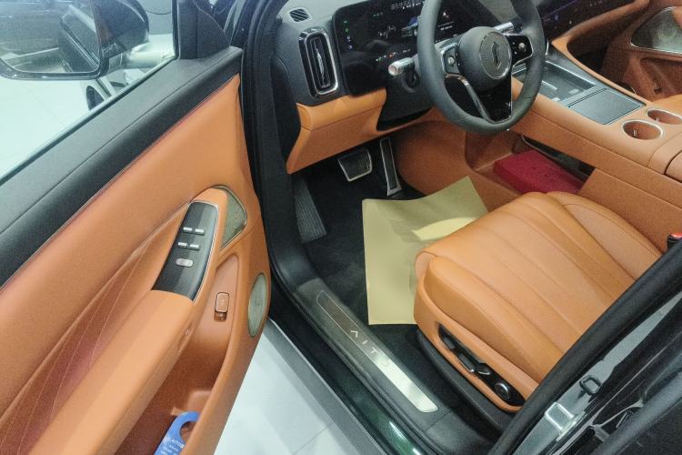 Used Hima AITO M8 2025 Extended-Range Max+ Version 53.4 kWh 5-Seater Edition Driver Seat